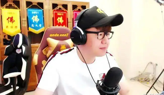怎么查游戏主播的手机型号_游戏主播怎么看_主播型号查手机游戏记录