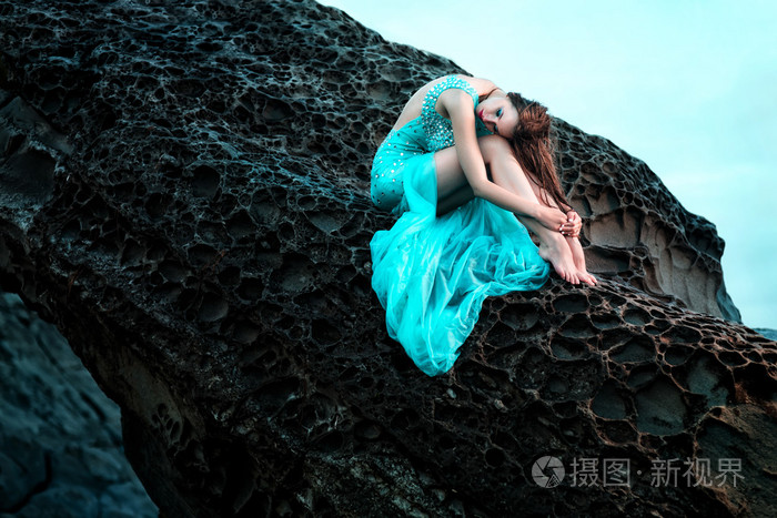 沙滩性感美腿美女壁纸图片_沙滩性感连体衣_性感沙滩zero