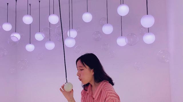 描述手机游戏的作文英语-手机游戏：逃离现实的避风港，带来无尽冒险与乐趣